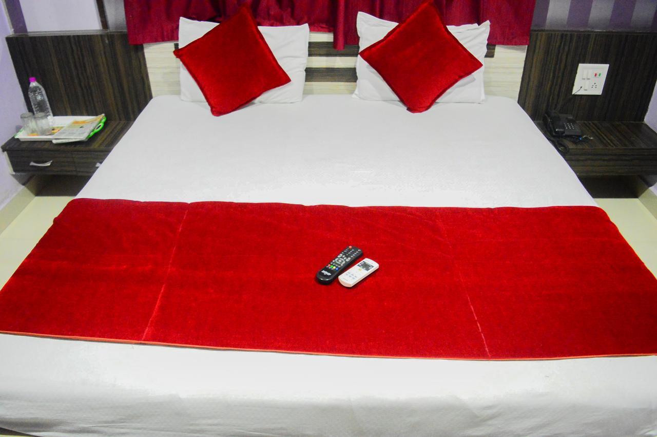 Hotel Royal Palace - 150 Meters From Mahakal Temple Ujaim Exterior foto