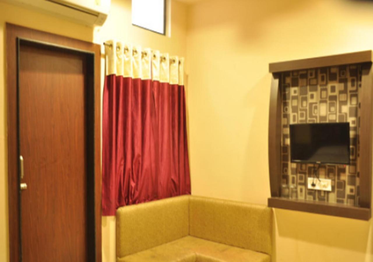 Hotel Royal Palace - 150 Meters From Mahakal Temple Ujaim Exterior foto